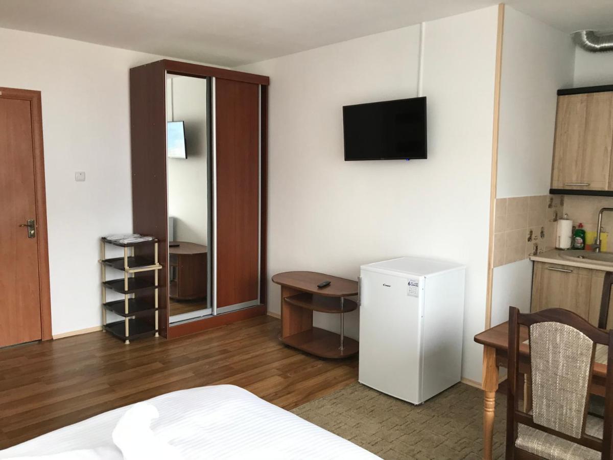Sun Hotel Mizhhirya  Bagian luar foto