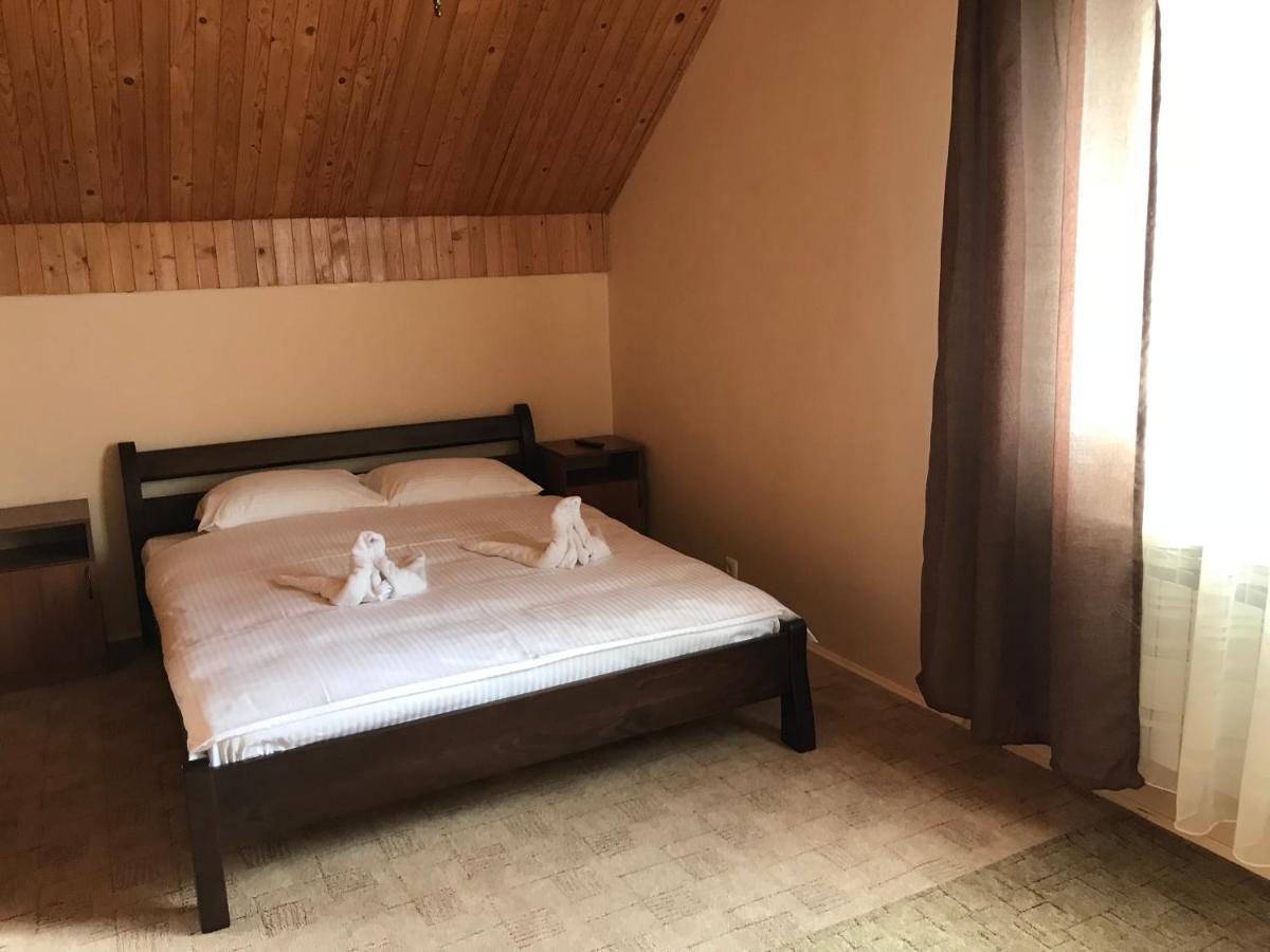 Sun Hotel Mizhhirya  Bagian luar foto